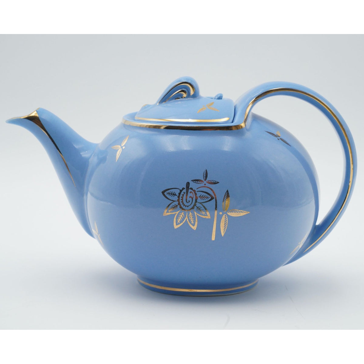 Vintage Hall 0749 6-Cup Hook Cover Teapot & Lid Blue, Gold Motif